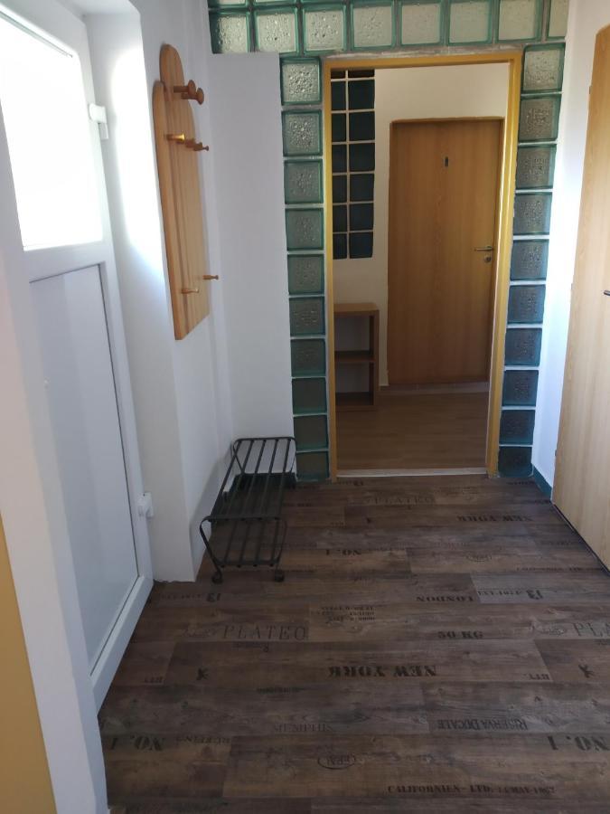 Apartman Blizko Brna S Dobovymi Dekoracemi Melcany Exterior photo
