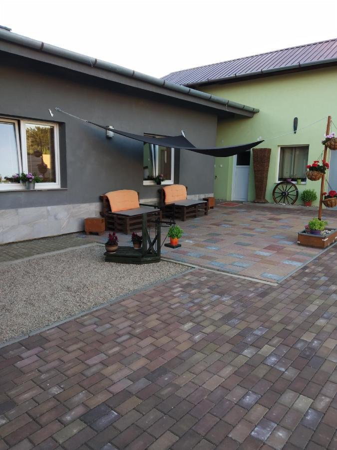 Apartman Blizko Brna S Dobovymi Dekoracemi Melcany Exterior photo