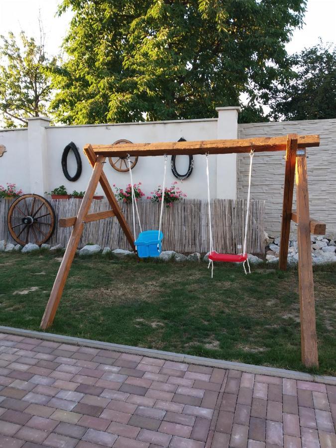 Apartman Blizko Brna S Dobovymi Dekoracemi Melcany Exterior photo